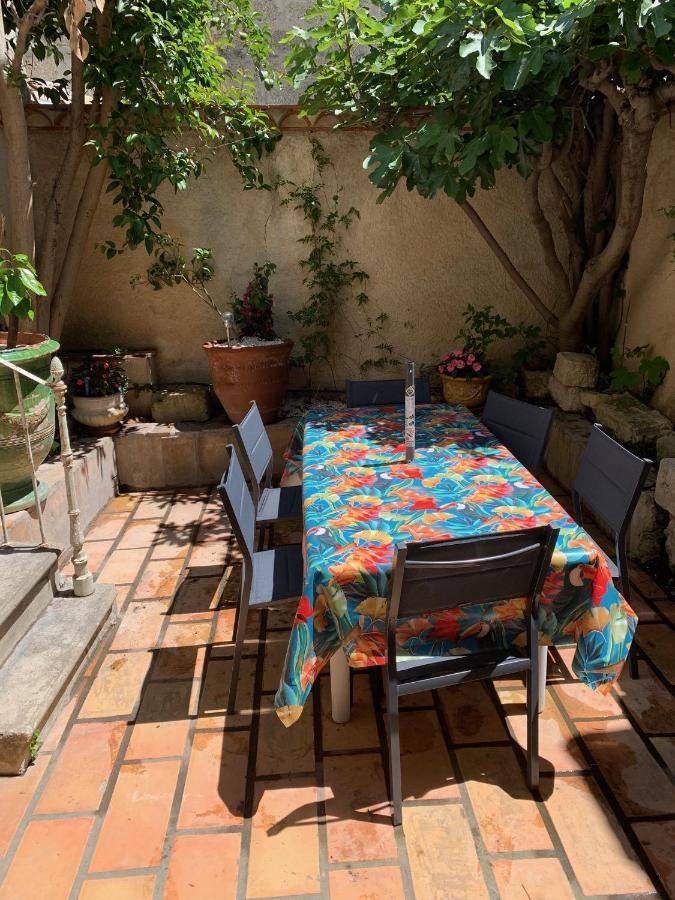 La Maison Sur La Place Aigues-Mortes Exterior foto